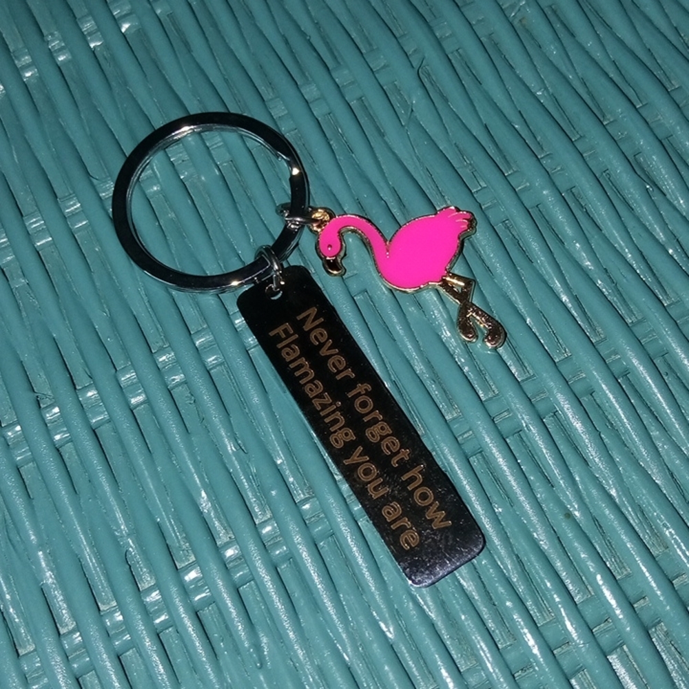 🆕 Flamingo 🦩 Keychain - Picture 3 of 3